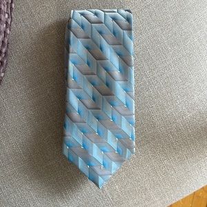 Stafford Men’s Geometric Print Silk Tie Light Blue and Silver